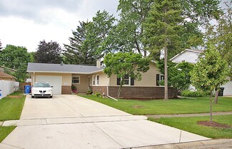 1430 S Birch Dr, Mount Prospect, IL 60056