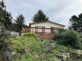 12400 us hwy 10 Lopez St, Smith River, CA 95567