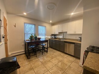 33 Oldfields Rd Unit 4, Dorchester, MA 02121