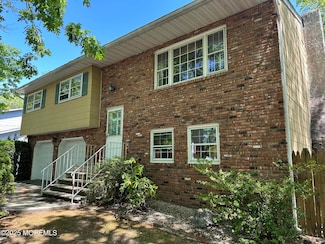 697 Vaughn Ave, Toms River, NJ 08753