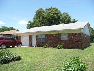 608 Lisa Ln, Waukomis, OK 73773