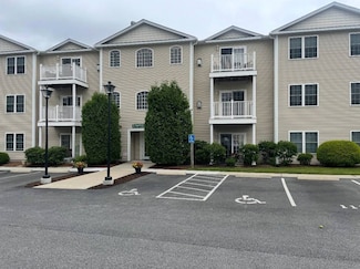 1 Gray Coach Ln Unit 105, Cranston, RI 02921