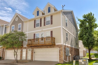 1115 Fieldstone Ln, Pleasant Hill, IA 50327