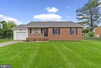 41 James St, Westminster, MD 21157