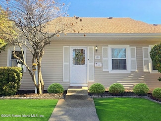 19 B Plaza Del Campillo, Freehold, NJ 07728