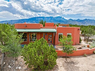 8 Calle Lagartijas, Placitas, NM 87043
