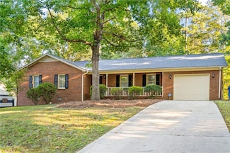 552 Woodland Dr, Graham, NC 27253