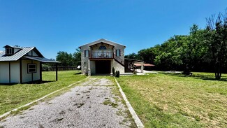 4521 River Oaks Dr, Kingsland, TX 78639
