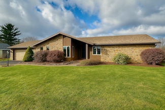 10 Camels Hump Dr, Barre, VT 05641