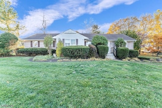 12 Forest Hill Dr, Flemington, NJ 08822