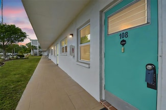 1900 59th Ave N Unit 108, Saint Petersburg, FL 33714