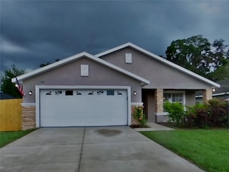 401 Lisa Ann Ct, Plant City, FL 33563