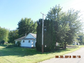 401 E Cherry Ave, Cherry, IL 61317