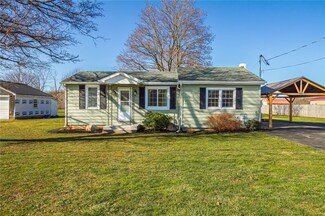 6813 Henkle Rd, Lyons, NY 14489