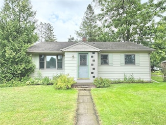 813 E 2nd St S, Ladysmith, WI 54848