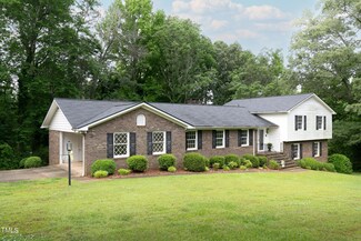 1101 Parkwood Dr, Siler City, NC 27344