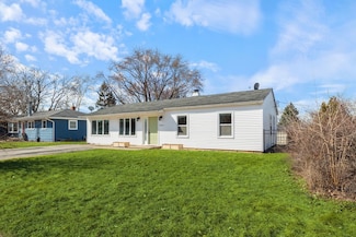 1411 N Fairview Ln, McHenry, IL 60051