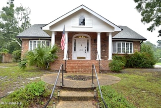 2526 Bryn Mawr Ave, Biloxi, MS 39531