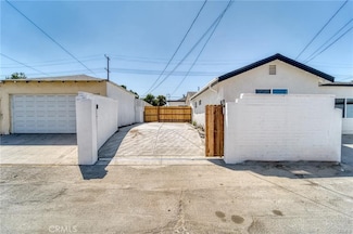 11443 Saticoy St, Los Angeles, CA 91605