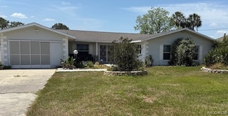 818 N Country Club Dr, Crystal River, FL 34429