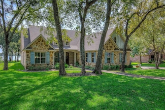 560 Center Dr, Point, TX 75472