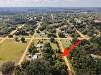 206 N Helmers Ave, Interlachen, FL 32148