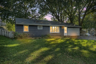 2586 Martin Way, Saint Paul, MN 55110
