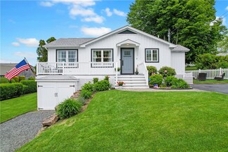 6 Dolphin Rd, Narragansett, RI 02882