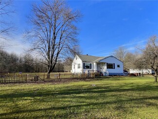 2510 Spencer Rd, Hermitage, PA 16148