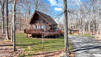 125 Weasel Rd, Dingmans Ferry, PA 18328