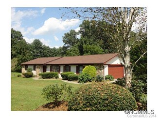 64 Beechwood Dr, Horse Shoe, NC 28742