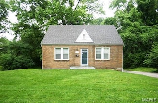 33 S Schlueter Ave, Saint Louis, MO 63135