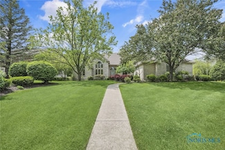350 Osage Ct, Perrysburg, OH 43551