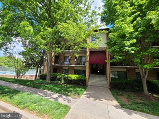 13145 Dairymaid Dr Unit 302, Germantown, MD 20874