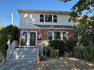 3 Page Rd, Valley Stream, NY 11581