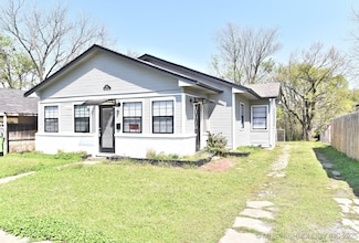 515 W 8th Ave, Bristow, OK 74010