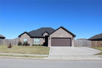 964 Richland Creek Ave, Elkins, AR 72727