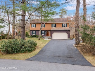 63 Journey Ln, Glenmont, NY 12077