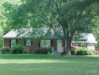 1067 Tye Brook Hwy, Piney River, VA 22964