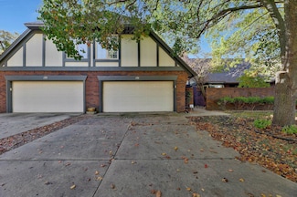 2025 N Broadmoor St, Wichita, KS 67206