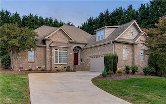 5099 Oak Garden Dr, Kernersville, NC 27284