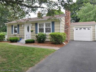71 Meadowcrest Dr, Cumberland, RI 02864