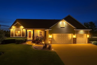 6702 Country Ridge Dr NW, Palo, IA 52324