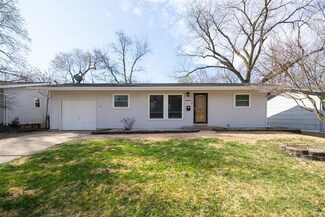 960 Rogers Ln, Florissant, MO 63033
