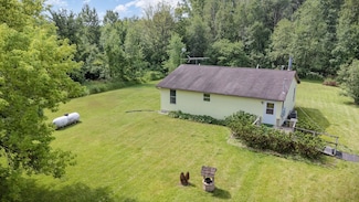 2721 Saganing Rd, Bentley, MI 48613