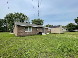 818 Money St, Augusta, KS 67010