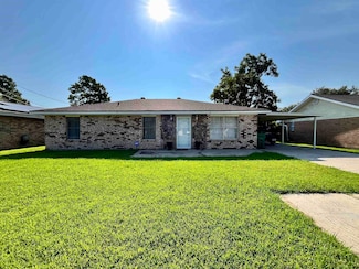 107 Diplomat Way Dr, Thibodaux, LA 70301