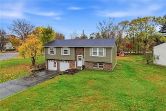 11 Clubhouse Dr, West Middlesex, PA 16159