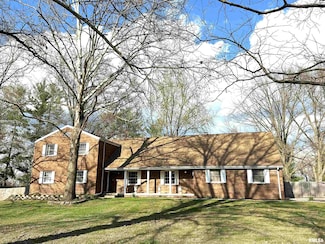 10 Orchard Dr E, Centralia, IL 62801