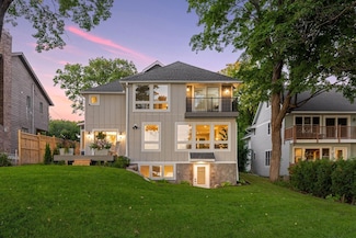 2815 Casco Point Rd, Wayzata, MN 55391